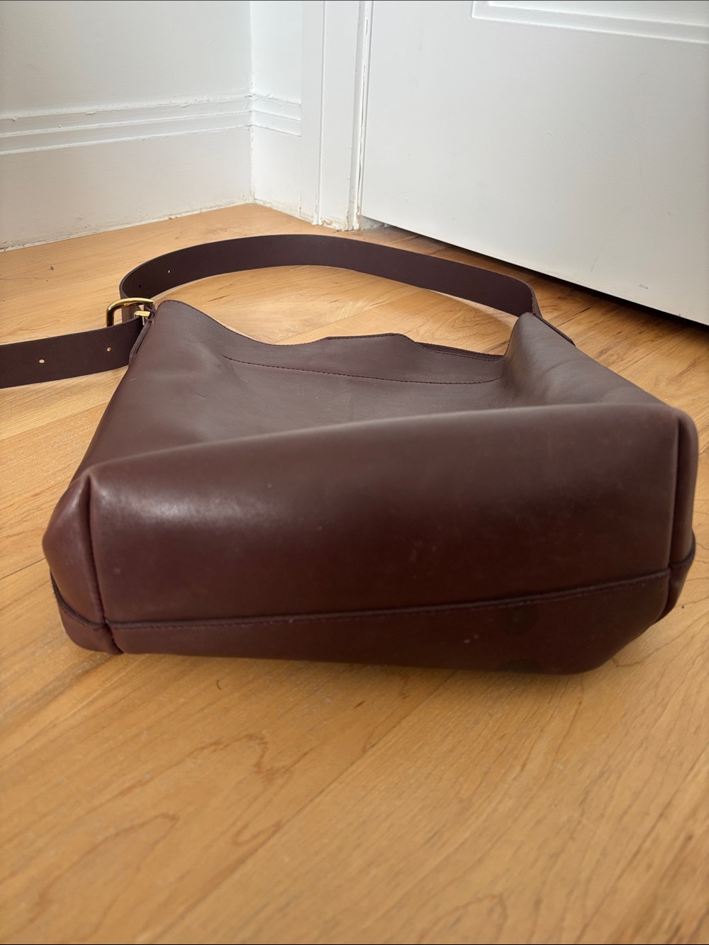 Madewell The Essential Bucket Tote in chocolate raisin - Picture 8 of 13